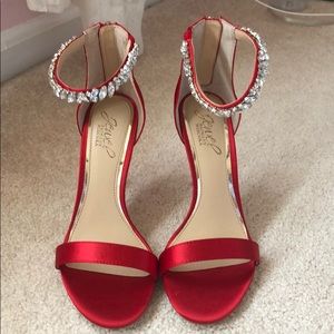 Jewel Badgley Mischka